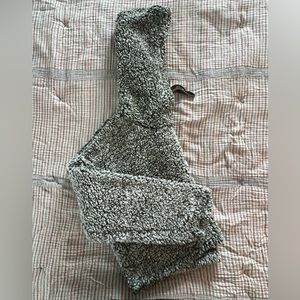 Cropped, hooded fleece sweater 🖤